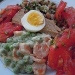 Atum com tomate