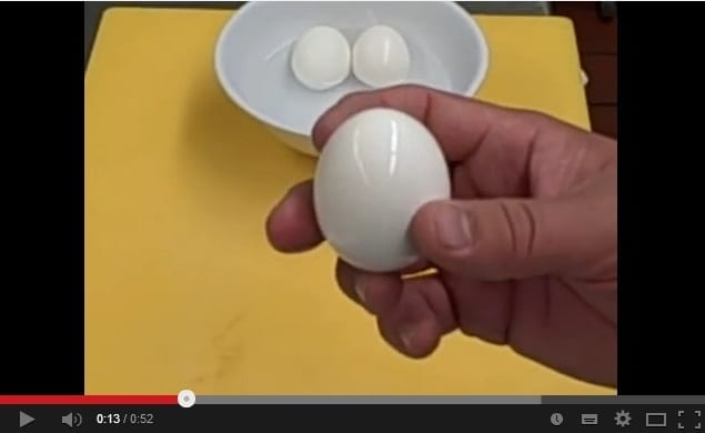 Grafe-e-faca-descascar-ovos-cozidos