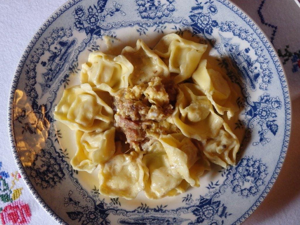 Tortellinis com ovos mexidos de alheira