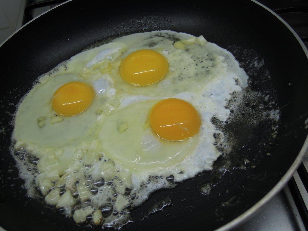 ovos rotos com massa grafeefaca1