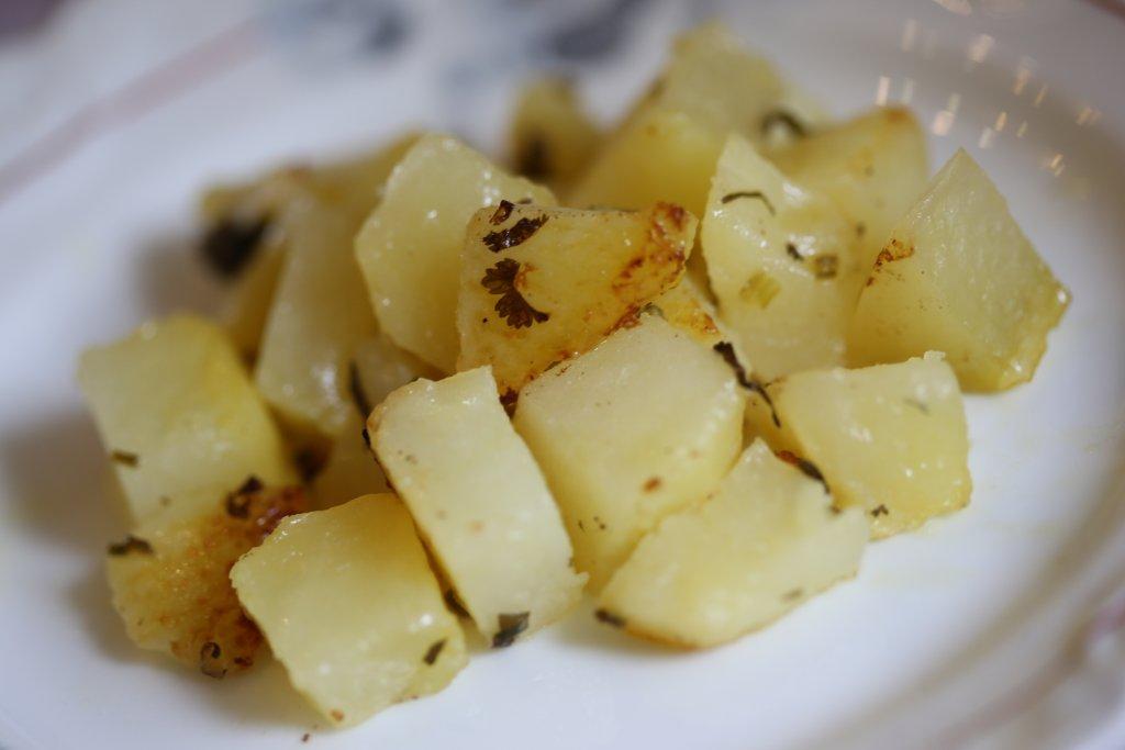 Grafe e Faca Batatas Amanteigadas com alho e coentros (3)