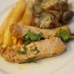 Lombo de porco às tiras frito com massa de pimentão e coentros