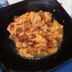 Ovos mexidos com broa e pimentão (2ª versão)