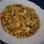 Ovos mexidos com farinheira e broa