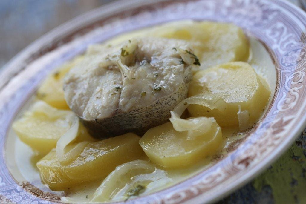 Pescada com Alho e Coentros
