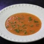Creme de tomate com batata e salsa