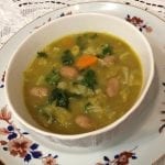 Sopa de feijão de debulhar com lombardo e coentros 