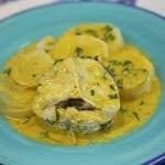 Pescada com molho de caril