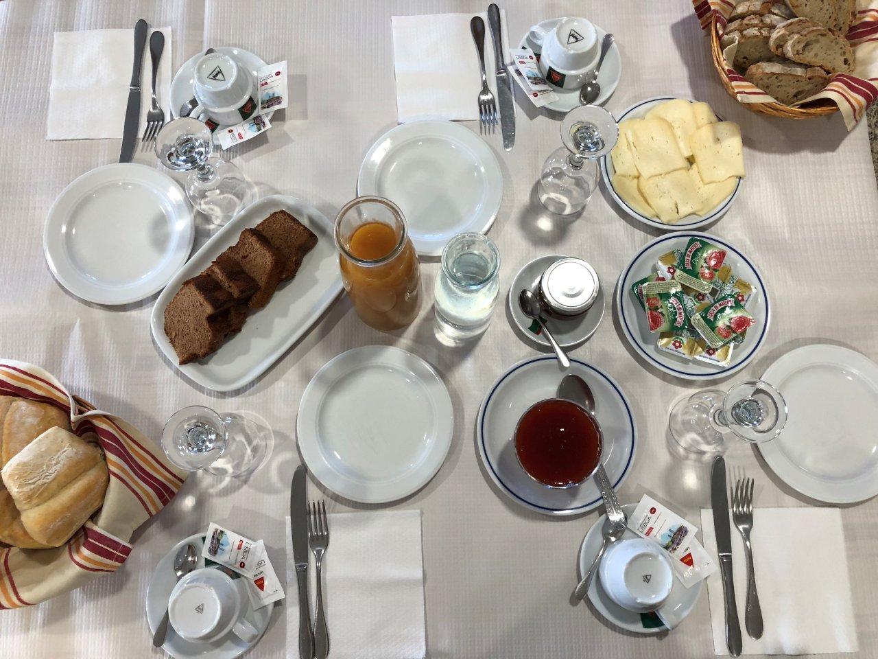 Hotel O Preto - Pitões das Júnias (Gerês)_grafe_e_faca