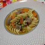 Sopa de Jardineira com Espirais Gigantes