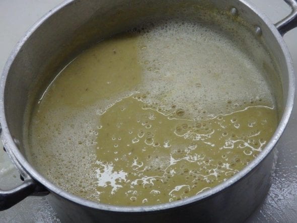 Sopa em Creme de Chícharos com Espinafres