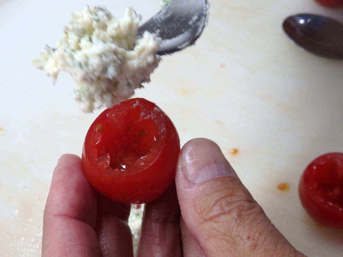 Mini Tomates recheados com Requeijão