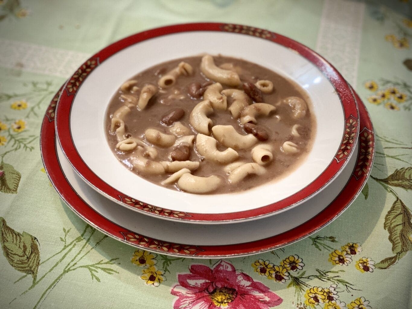 Sopa de Feijão Encarnado com Massa de Cotovelos