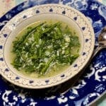 Sopa de grelos com arroz e coentros