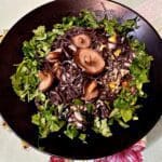 Esparguete com cogumelos e coentros