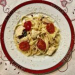Frango guisado com esparguete e tomate chucha