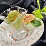 Mousse de abacate com banana e laranja